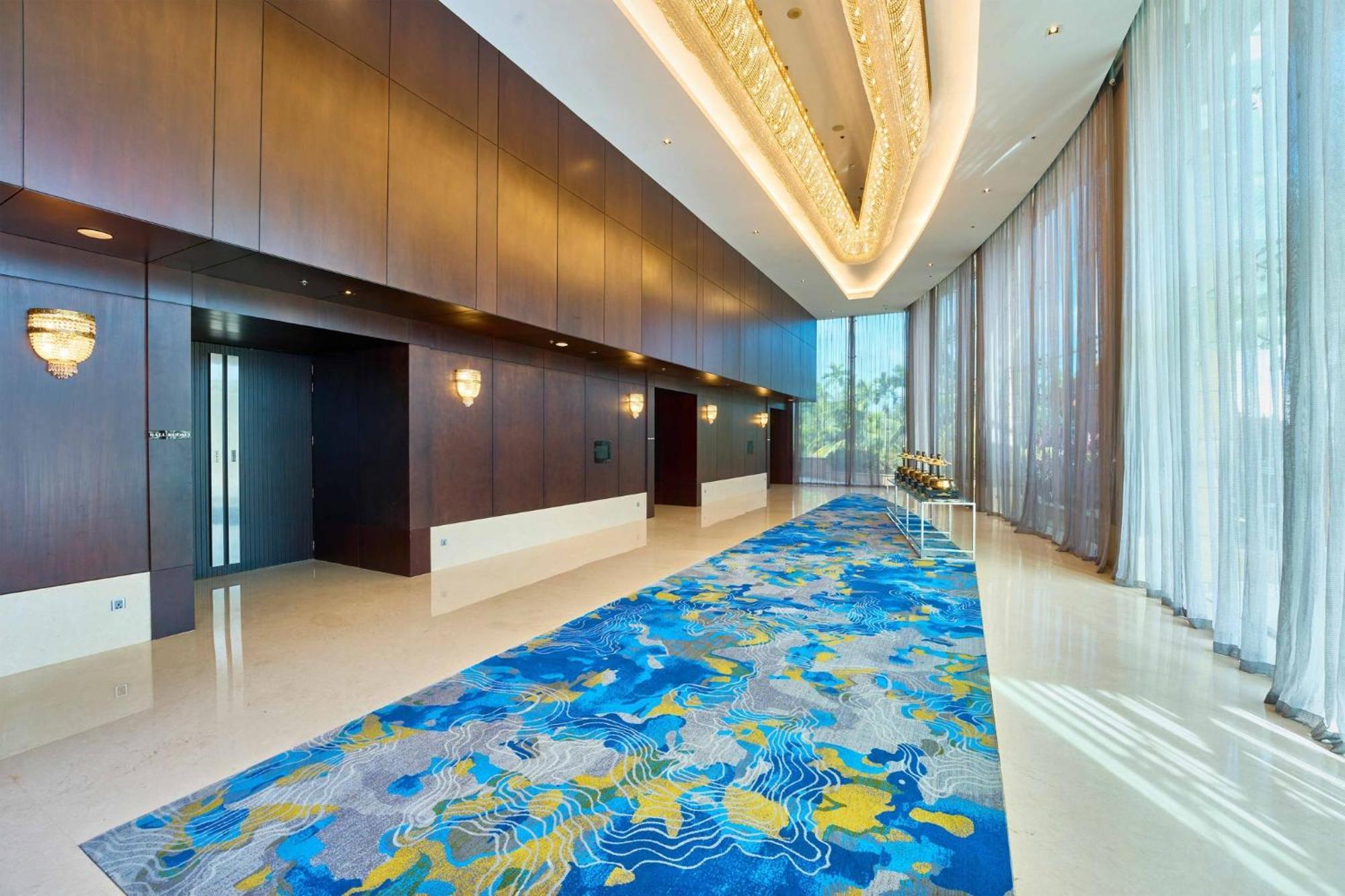 Hotel Crowne Plaza Kochi By Ihg Esterno foto Interior of the hotel